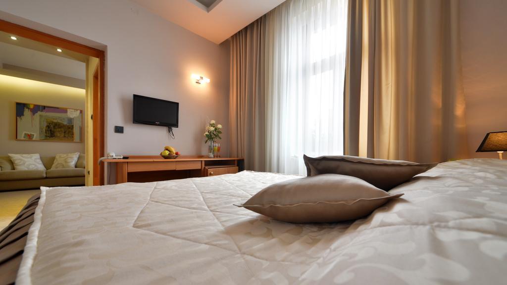 Hotel Zelengora Kragujevac Ngoại thất bức ảnh