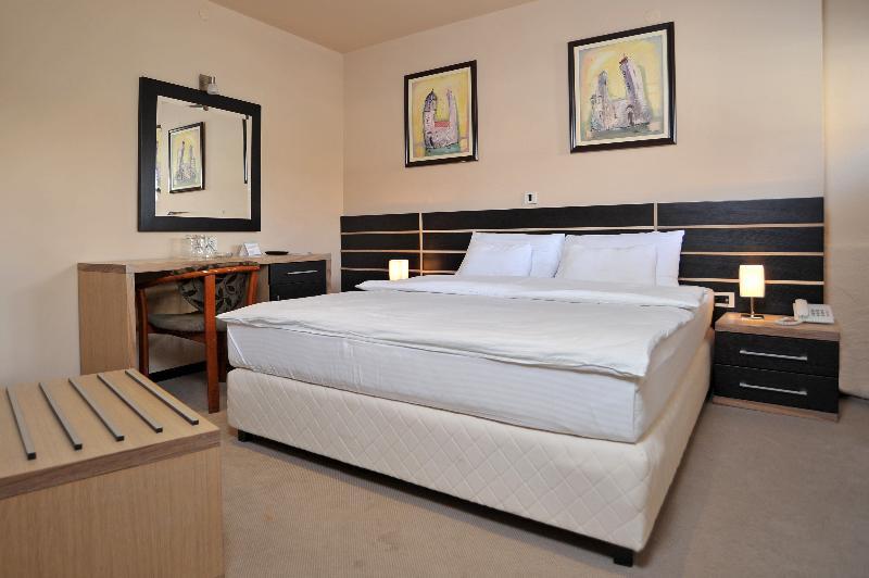 Hotel Zelengora Kragujevac Phòng bức ảnh